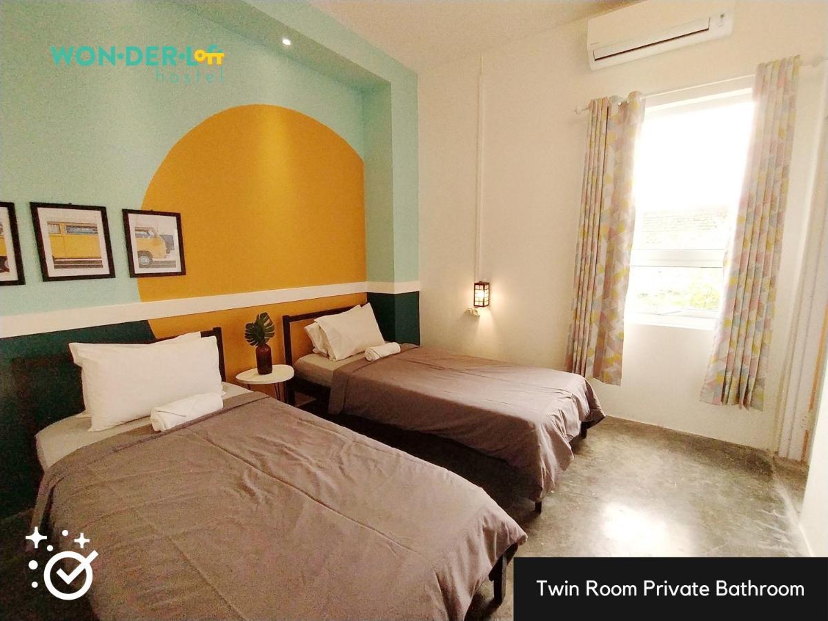 Wonderloft Hostel Kota Tua Jakarta Exterior photo