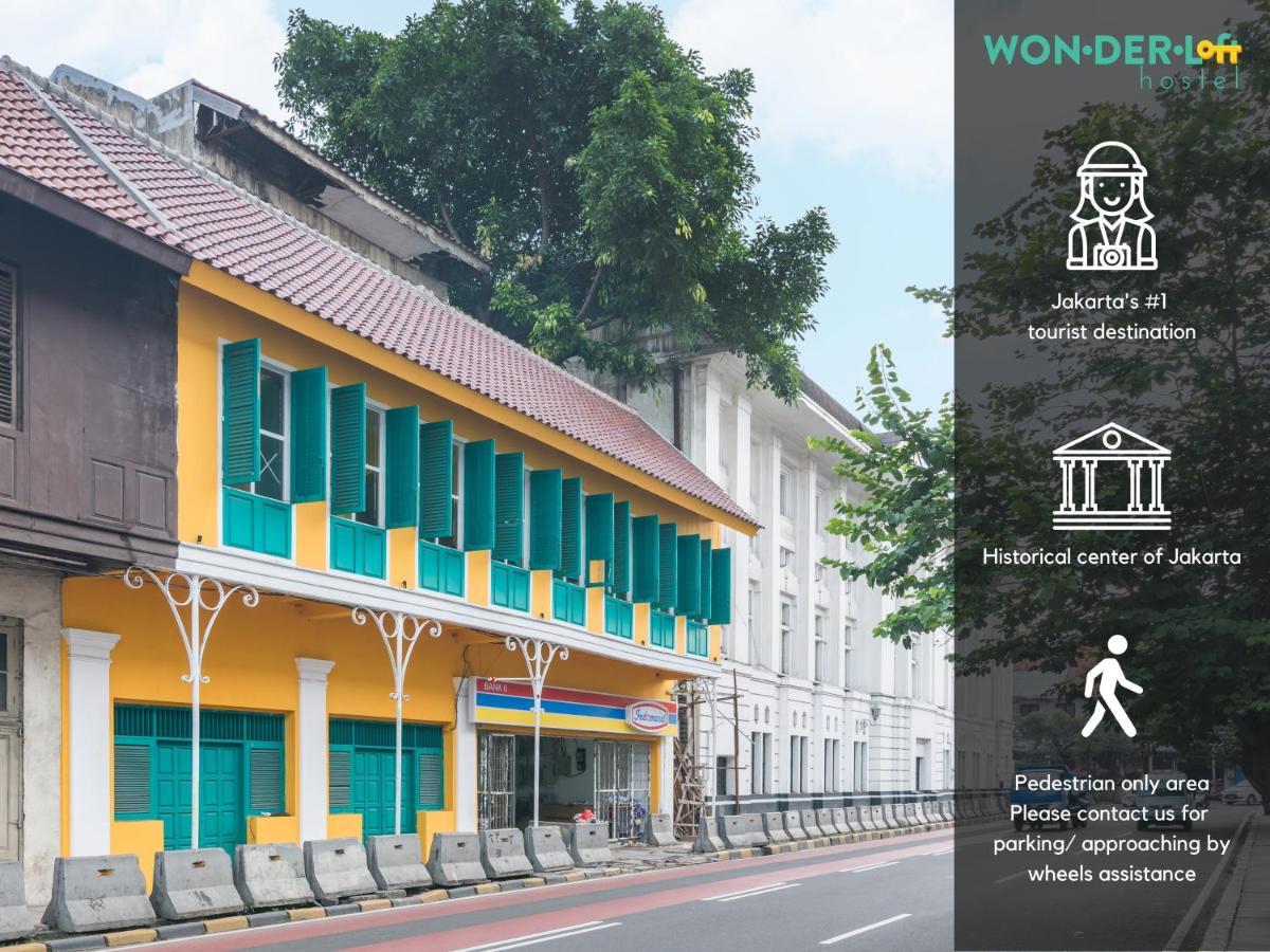 Wonderloft Hostel Kota Tua Jakarta Exterior photo