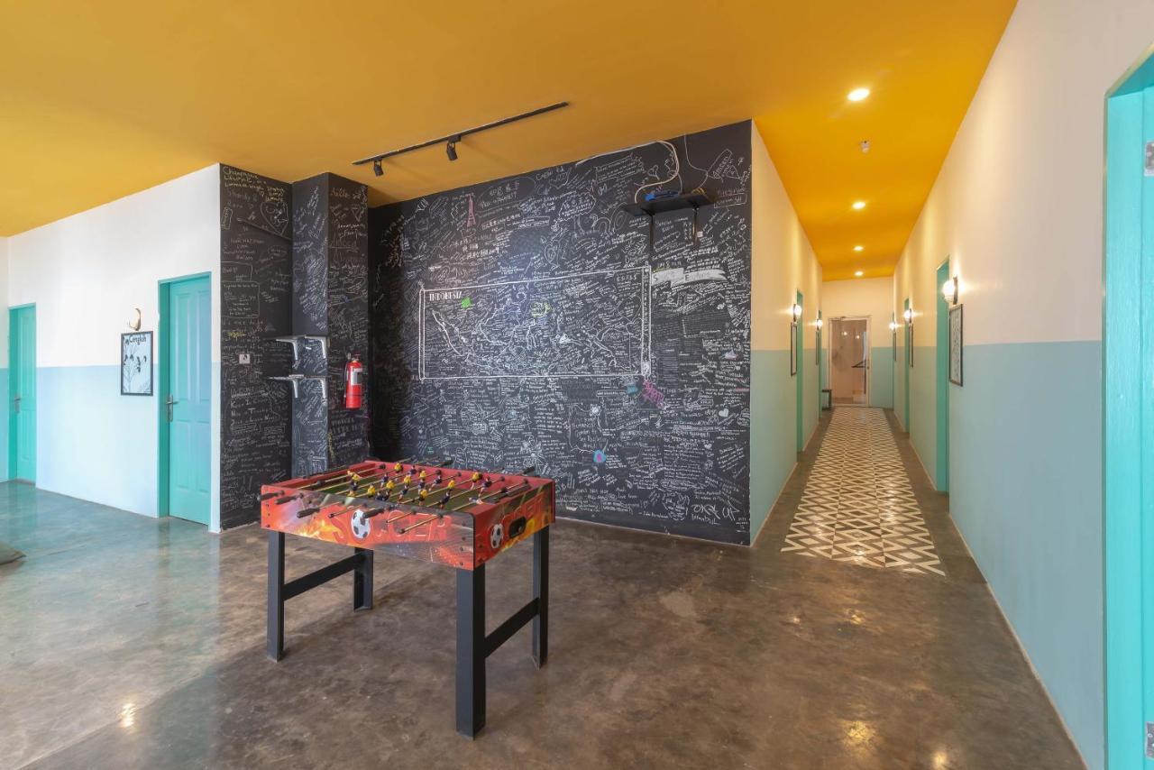 Wonderloft Hostel Kota Tua Jakarta Exterior photo