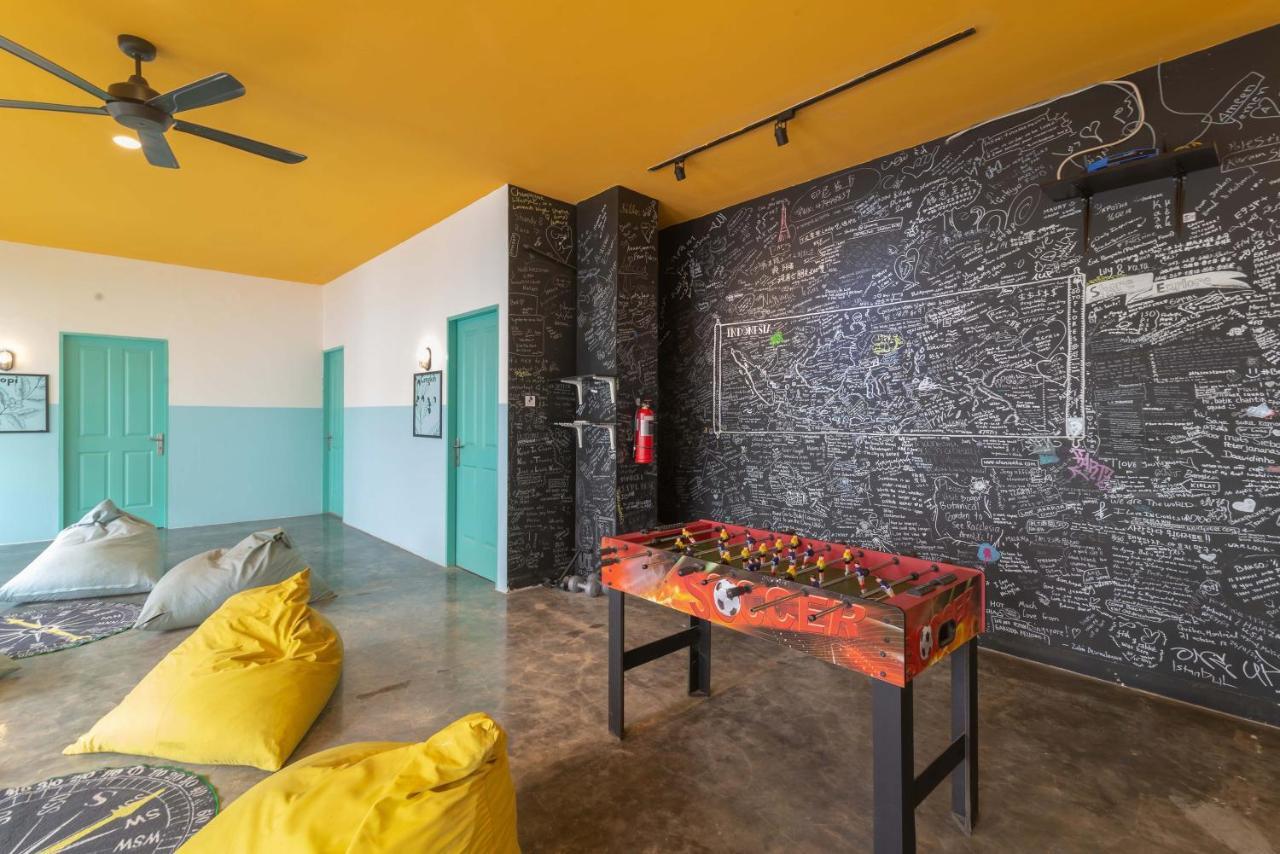 Wonderloft Hostel Kota Tua Jakarta Exterior photo