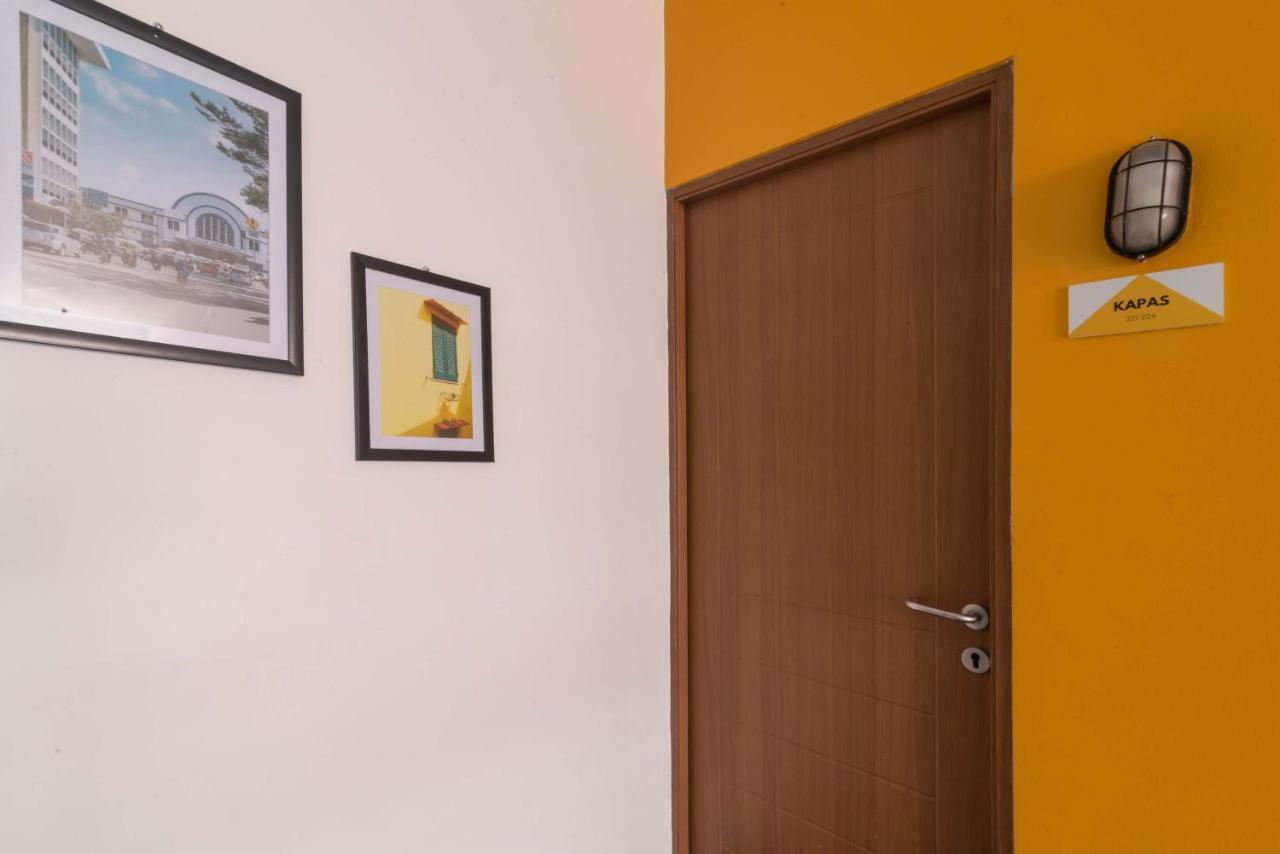 Wonderloft Hostel Kota Tua Jakarta Exterior photo