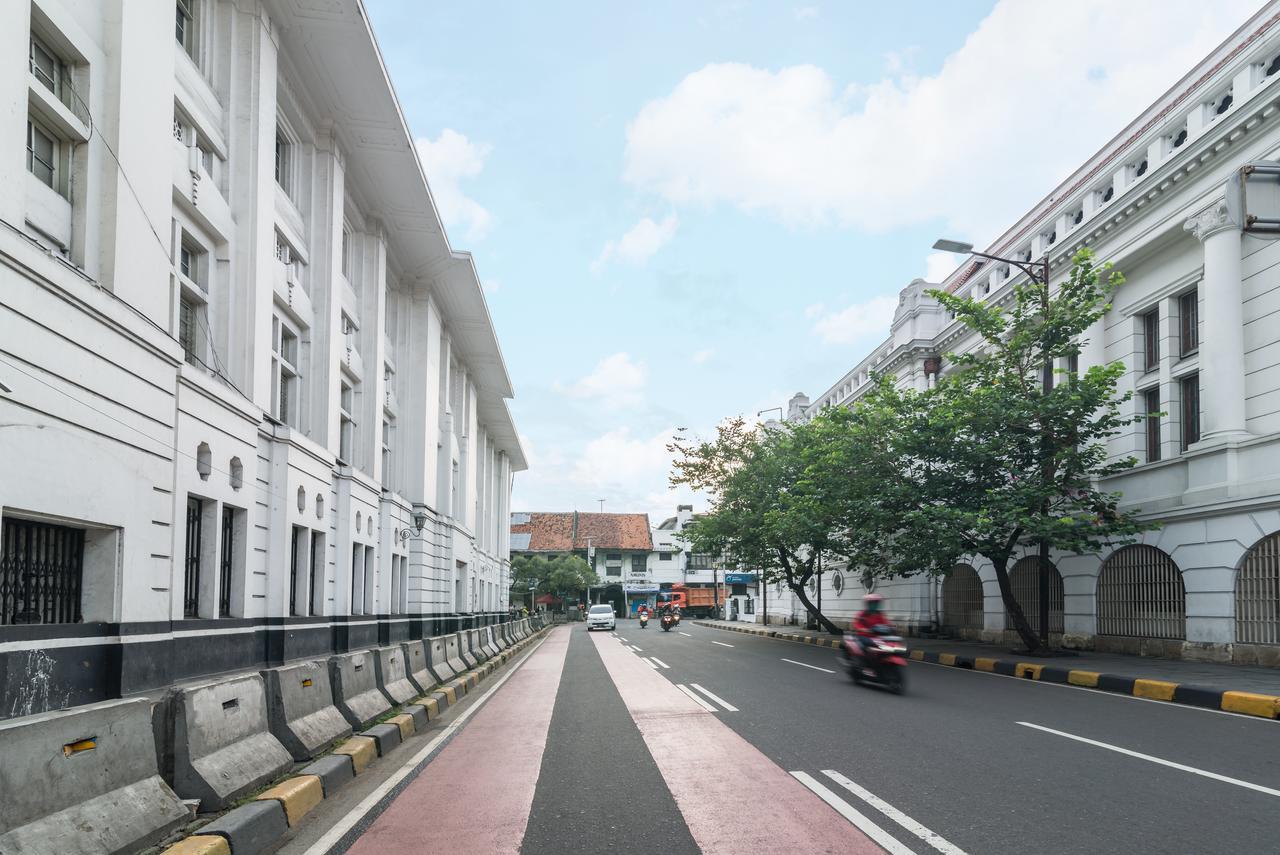 Wonderloft Hostel Kota Tua Jakarta Exterior photo