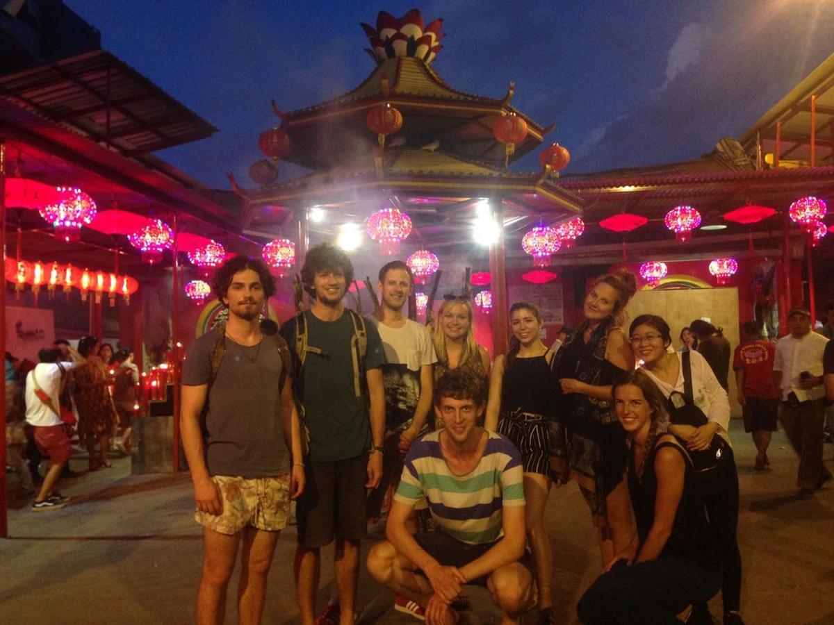 Wonderloft Hostel Kota Tua Jakarta Exterior photo